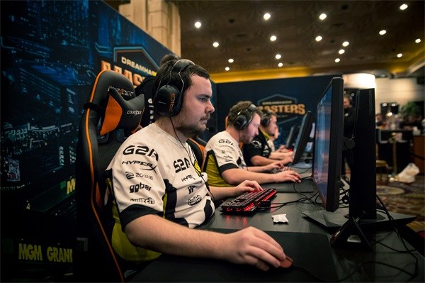 中后场的引 中后场的引