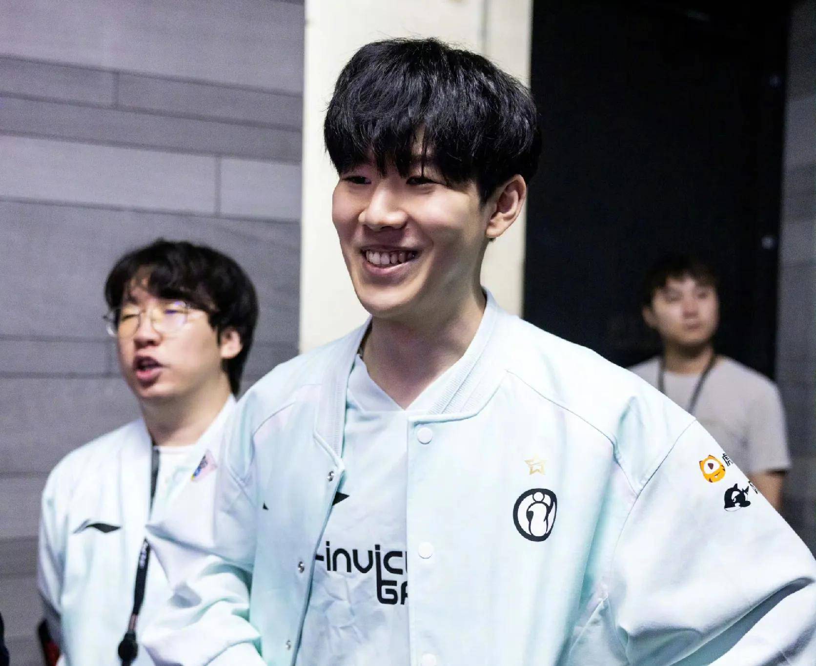 和其他渴望 和其他渴望